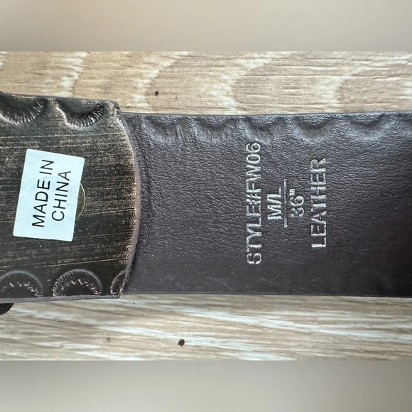 Genuine Leather Western style Belt with woven star design. Size M/L 36” - Picture 4 of 6